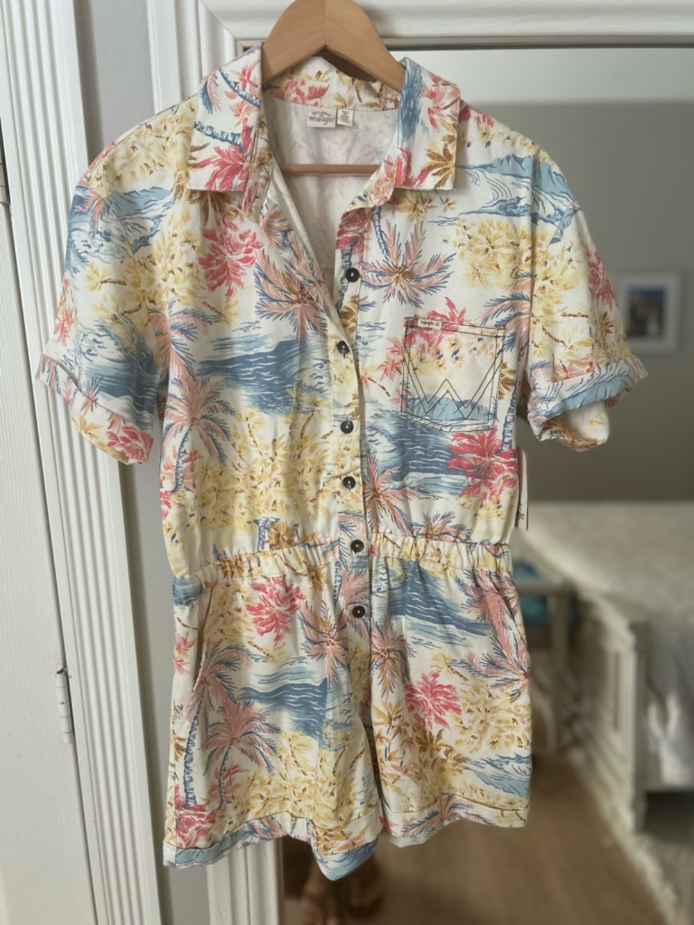 NWT Billabong x Wrangler Tropical Button-Front Romper in Cream, Blue & Coral - L